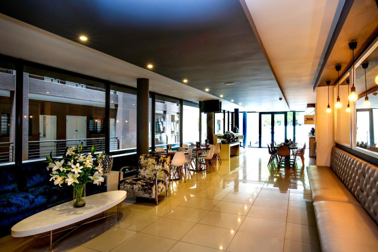 The Nicol Hotel And Apartments Йоханесбург Екстериор снимка