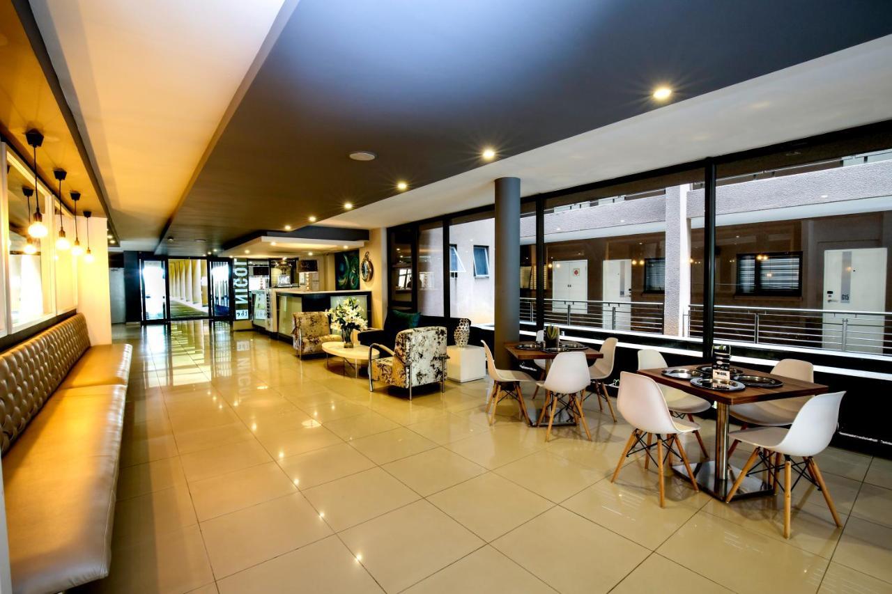 The Nicol Hotel And Apartments Йоханесбург Екстериор снимка