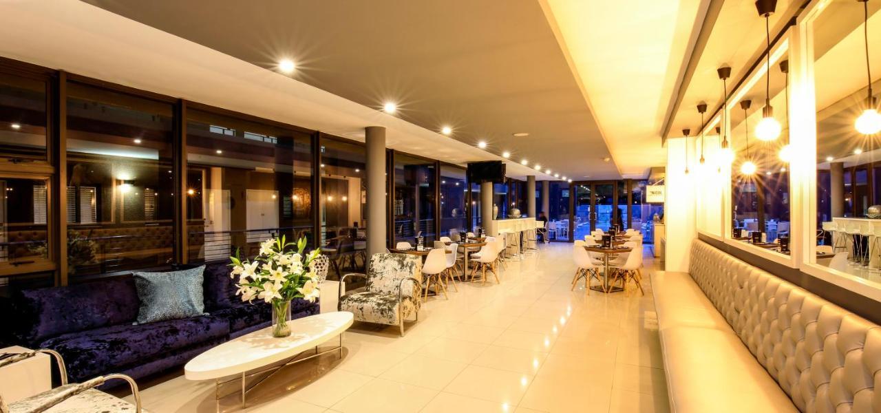 The Nicol Hotel And Apartments Йоханесбург Екстериор снимка