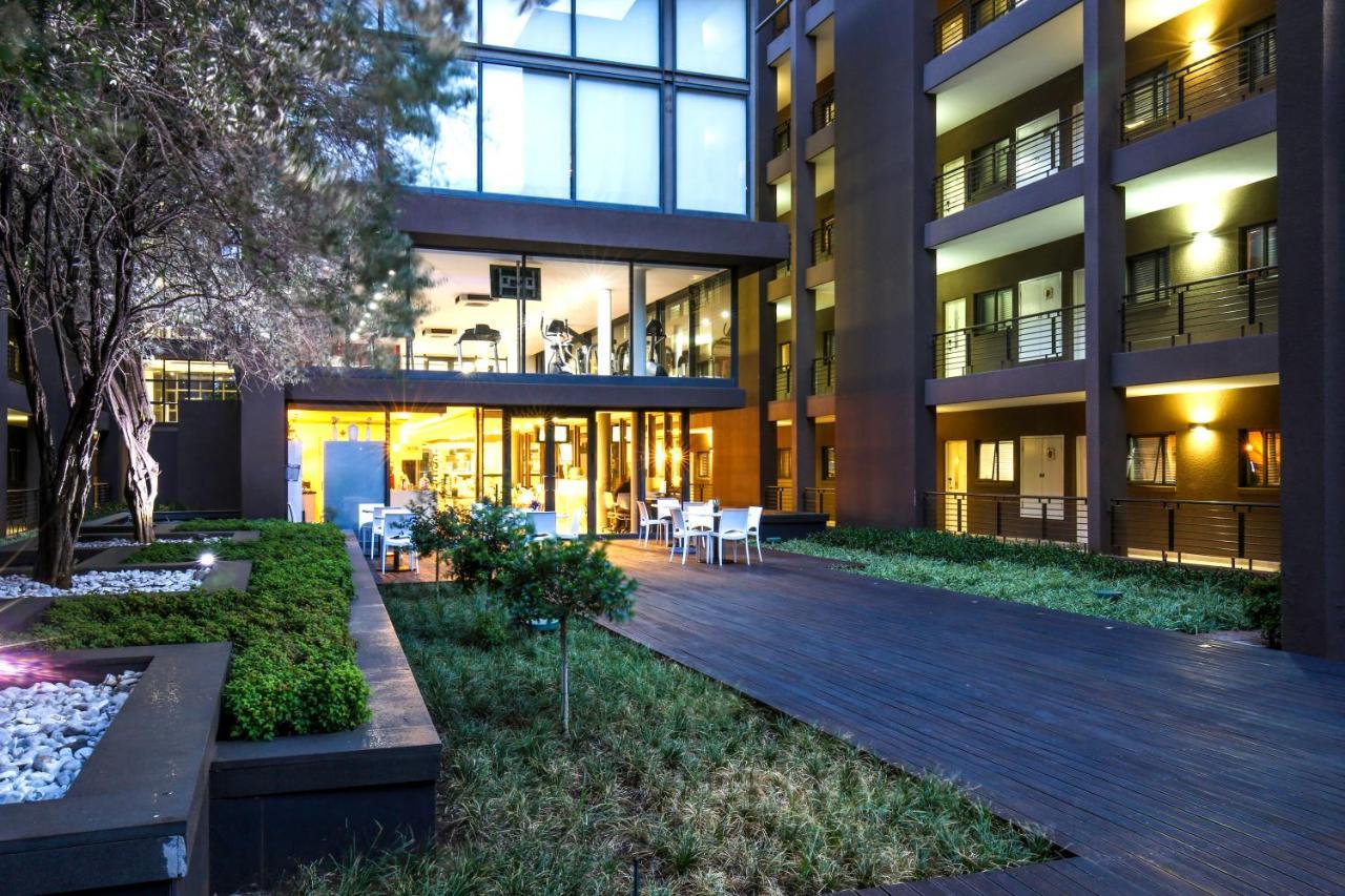 The Nicol Hotel And Apartments Йоханесбург Екстериор снимка